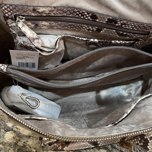 Michael Kors Large Leather Satchel - Picture 4 of 4